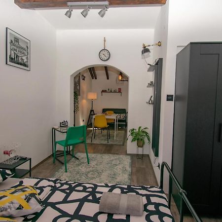 Studio Apartman Dalia Apartment Zagreb Bagian luar foto