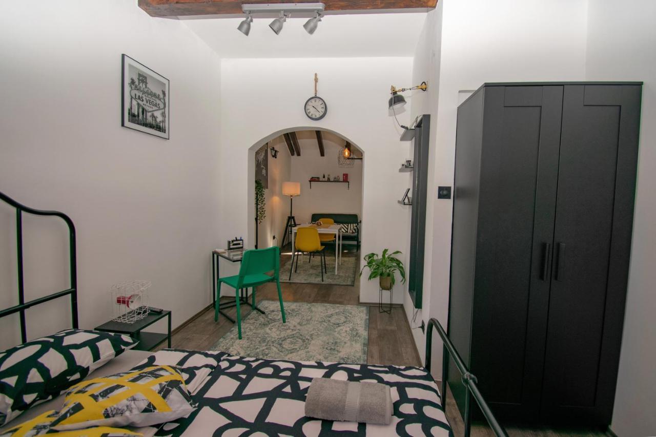 Studio Apartman Dalia Apartment Zagreb Bagian luar foto