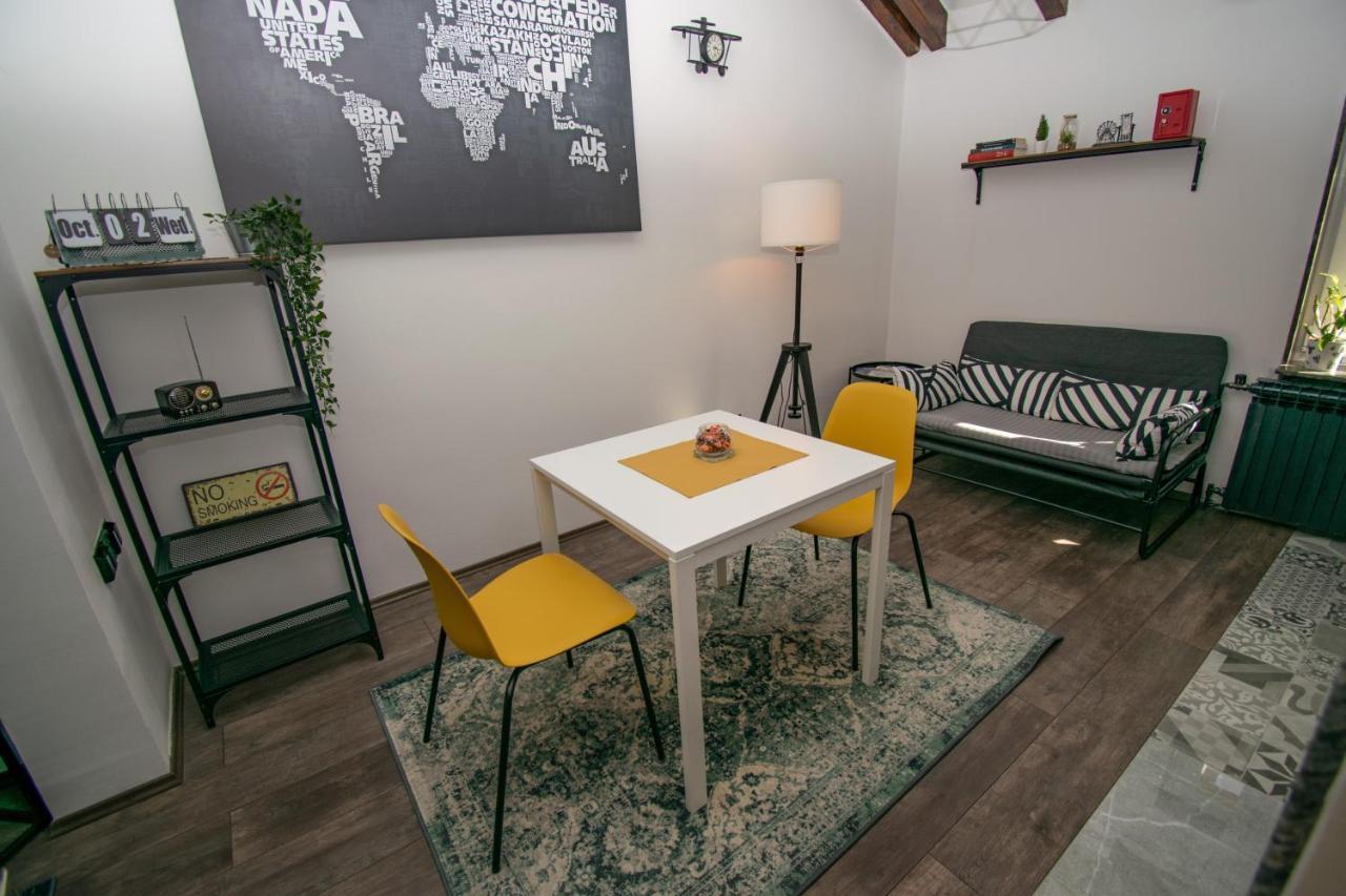 Studio Apartman Dalia Apartment Zagreb Bagian luar foto